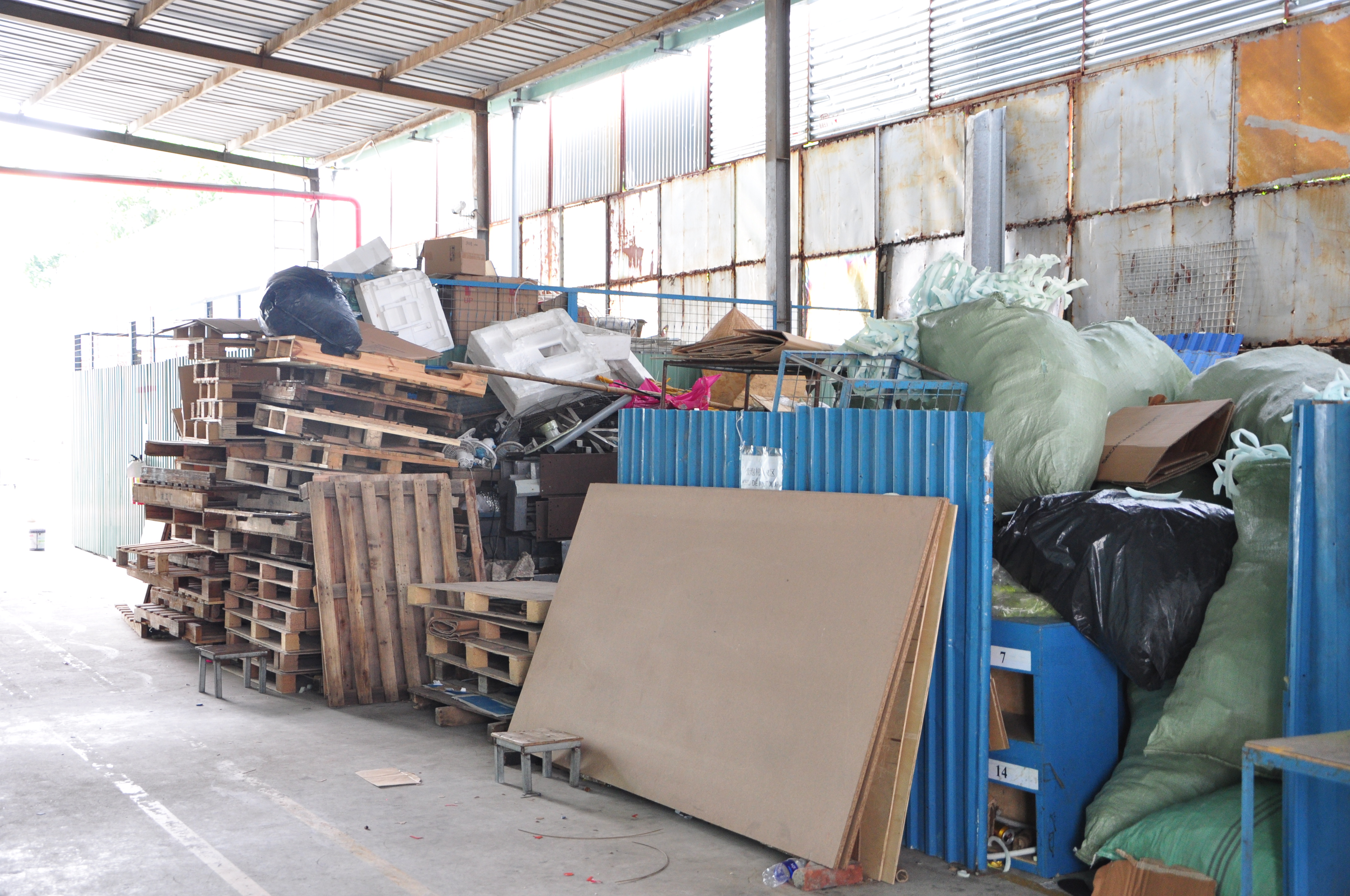 Chủ cơ sở thu mua phế liệu cần trang bị kiến thức về phòng chống cháy nổ